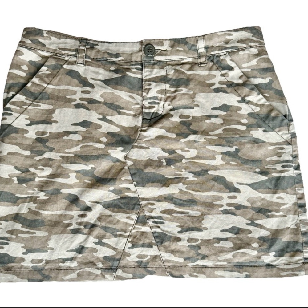 Columbia Camo Mini Skirt Size 6 Utility Outdoor Casual Pockets